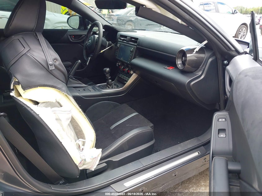 2025 TOYOTA GR86 auction photo 5