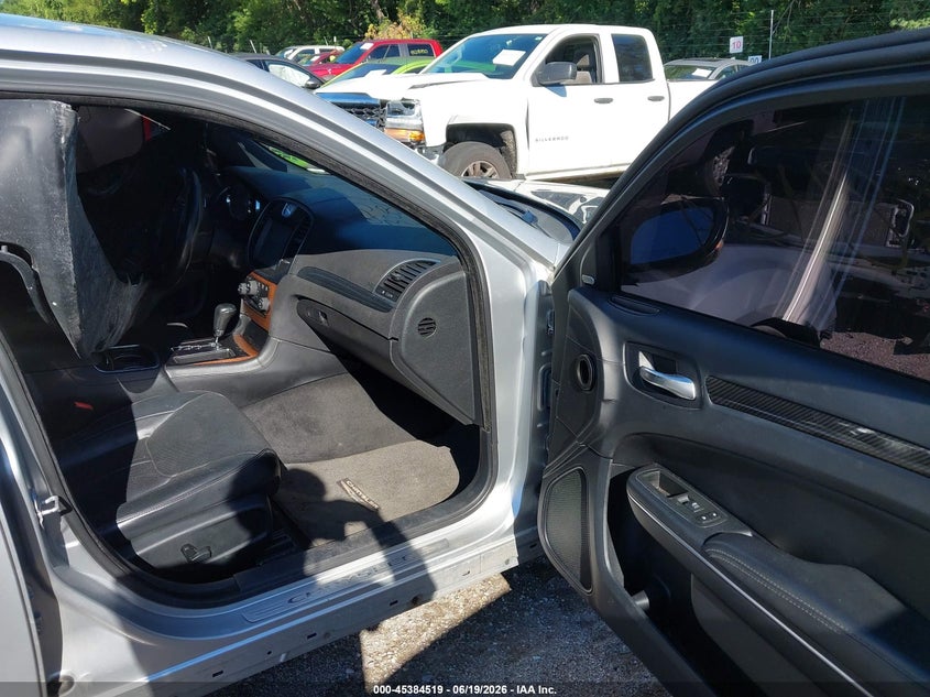2012 CHRYSLER 300C auction photo 5