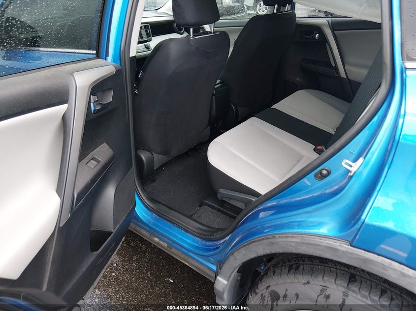 2017 TOYOTA RAV4 auction photo 8