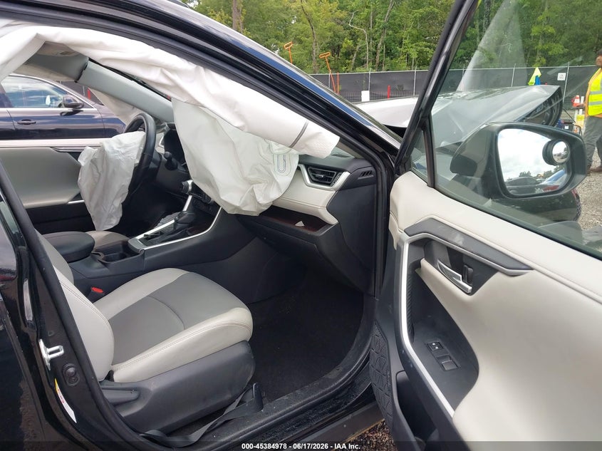 2019 TOYOTA RAV4 auction photo 5