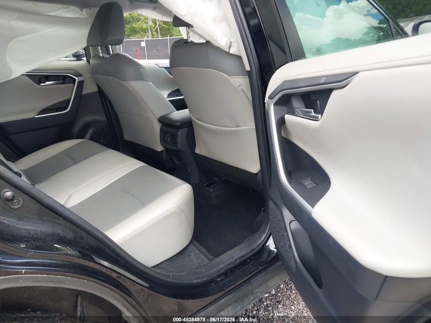 2019 TOYOTA RAV4 auction photo 8
