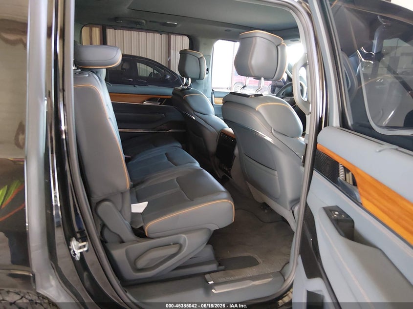 2022 Jeep Grand Wagoneer Series Ii 4X4 VIN: 1C4SJVFJ8NS117405 Lot: 45385042