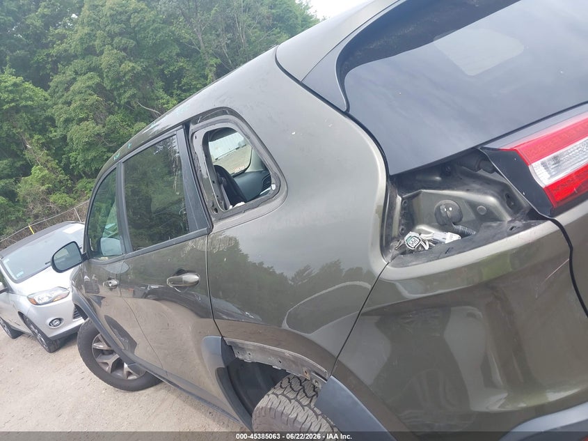 2014 JEEP CHEROKEE auction photo 6