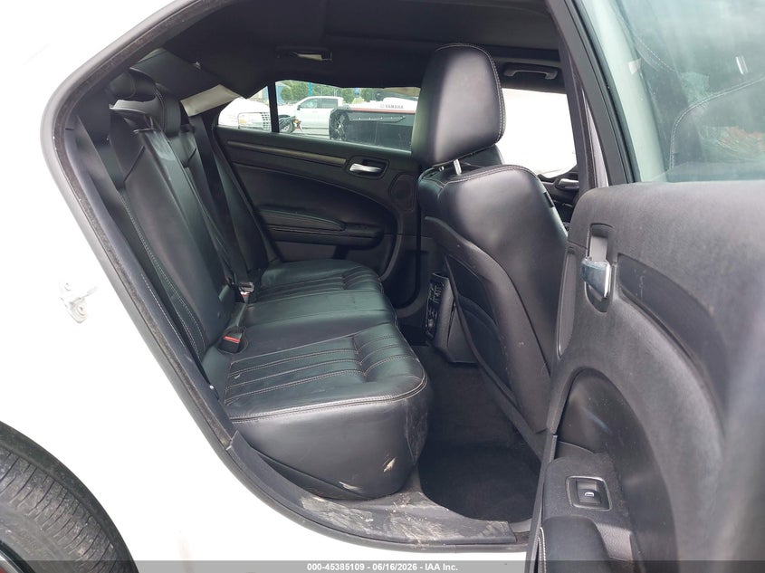 2014 CHRYSLER 300 auction photo 8
