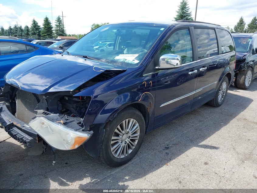 2014 CHRYSLER TOWN & COUNTRY auction photo 2