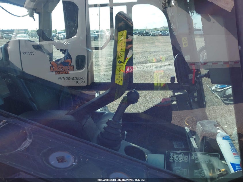 2024 JCB 2TS-7T TELESKID auction photo 5