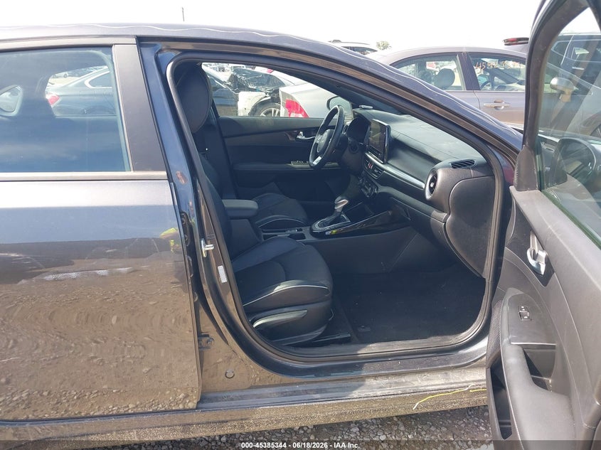 2024 KIA FORTE auction photo 5