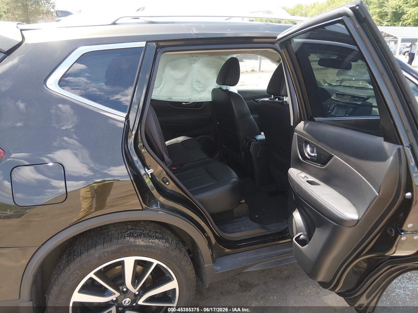 VIN JN8AT2MV7HW024211 2017 NISSAN ROGUE SL