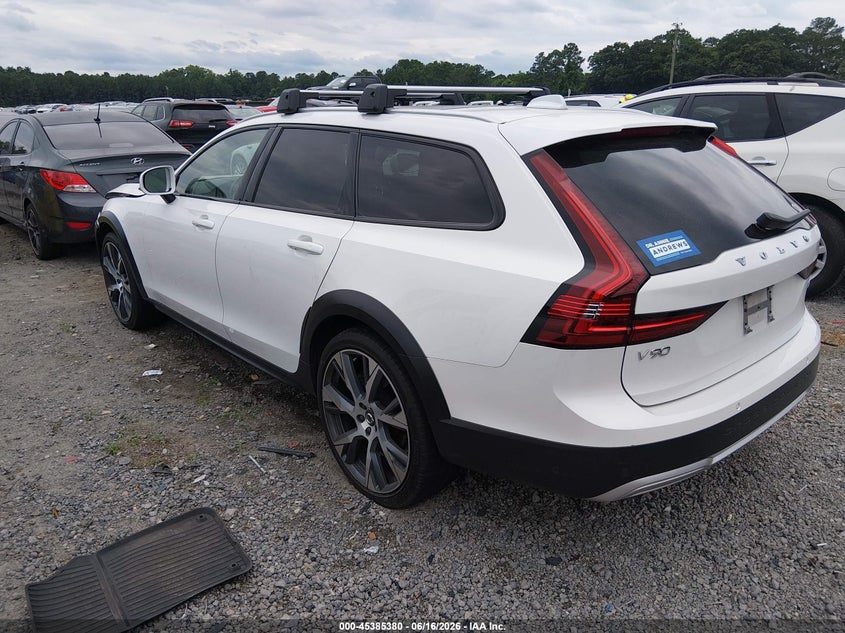 2025 VOLVO V90 CROSS COUNTRY auction photo 3