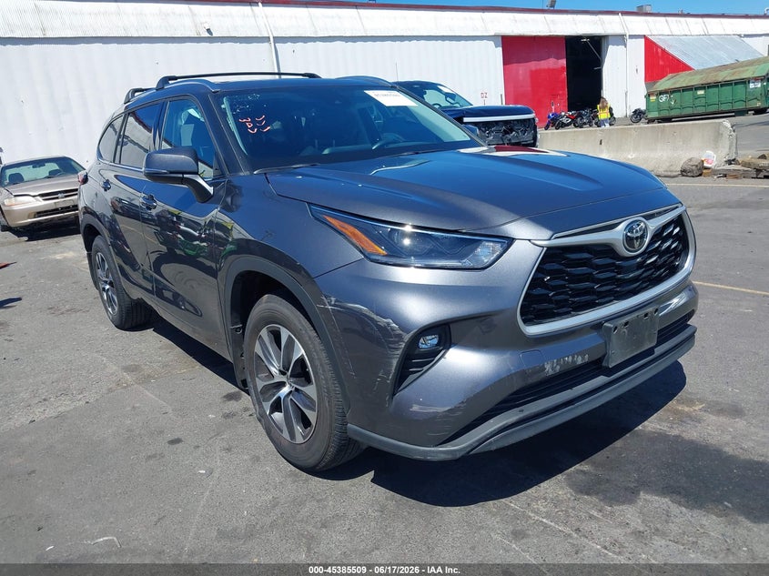 2021 TOYOTA HIGHLANDER auction photo 1
