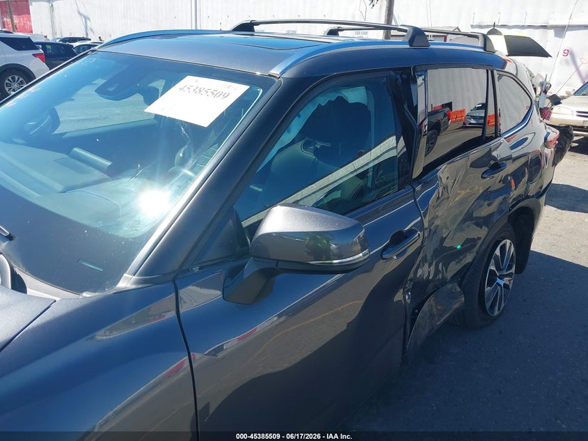 2021 TOYOTA HIGHLANDER auction photo 6
