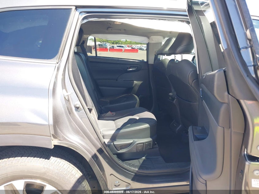 2021 TOYOTA HIGHLANDER auction photo 8