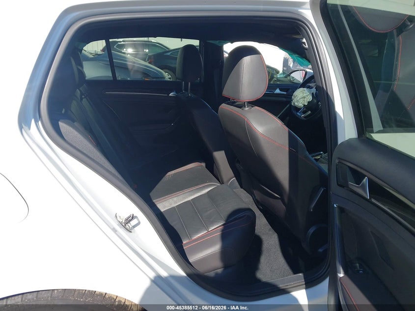 2015 Volkswagen Golf Gti 2.0T Se 4-Door VIN: 3VW5T7AUXFM032738 Lot: 45385512
