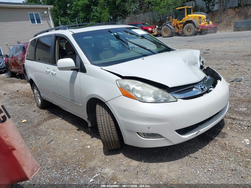 2008 TOYOTA SIENNA auction photo 1