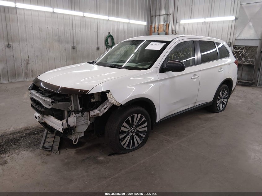 2019 MITSUBISHI OUTLANDER auction photo 2