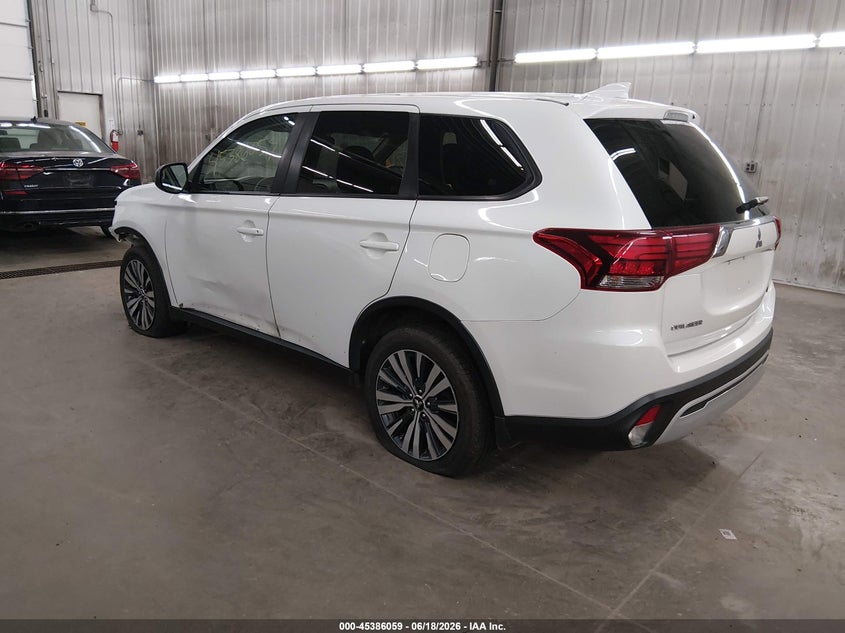 2019 MITSUBISHI OUTLANDER auction photo 3