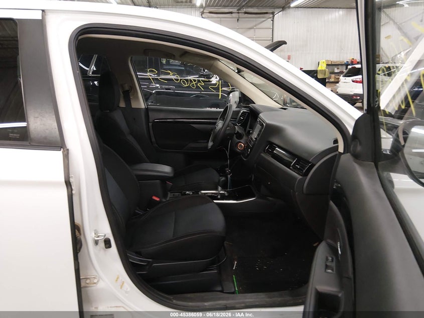 2019 MITSUBISHI OUTLANDER auction photo 5