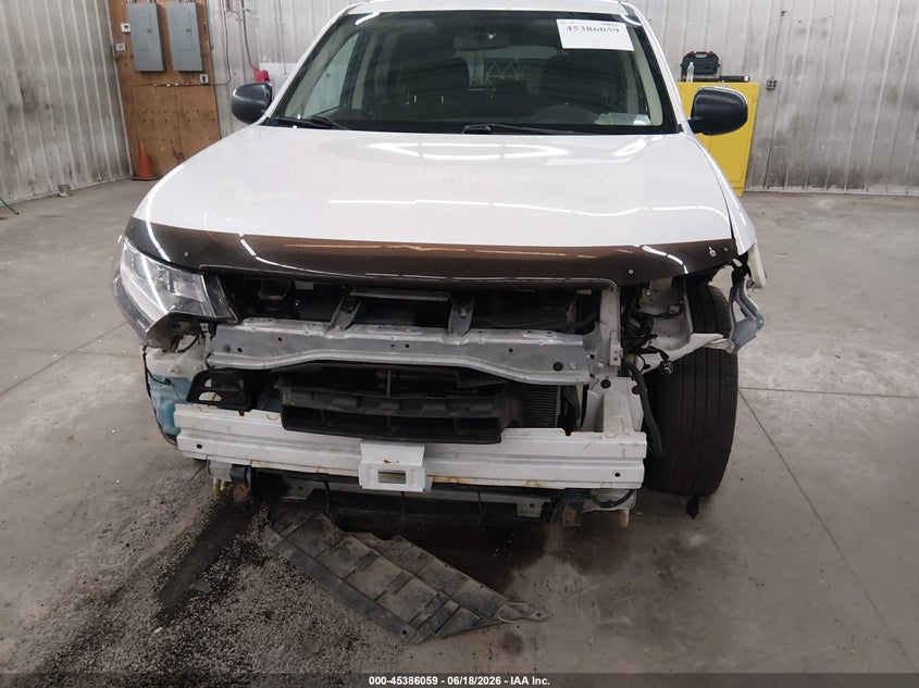 2019 MITSUBISHI OUTLANDER auction photo 6