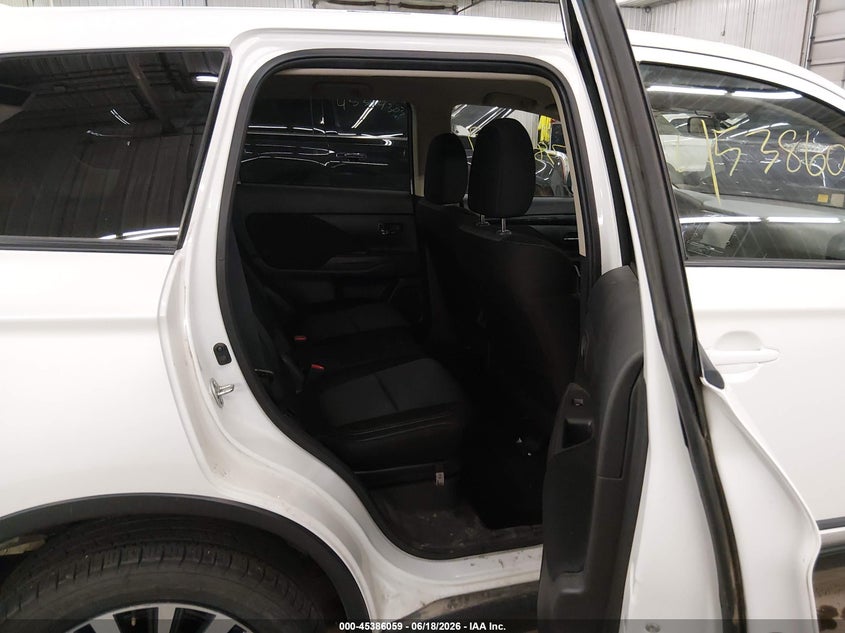 2019 MITSUBISHI OUTLANDER auction photo 8