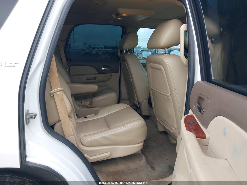 2010 GMC YUKON auction photo 8