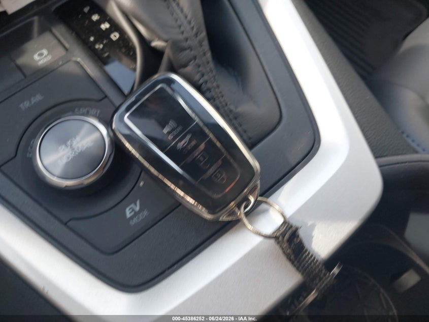 TOYOTA RAV4 HYBRID - zdjęcie 11
