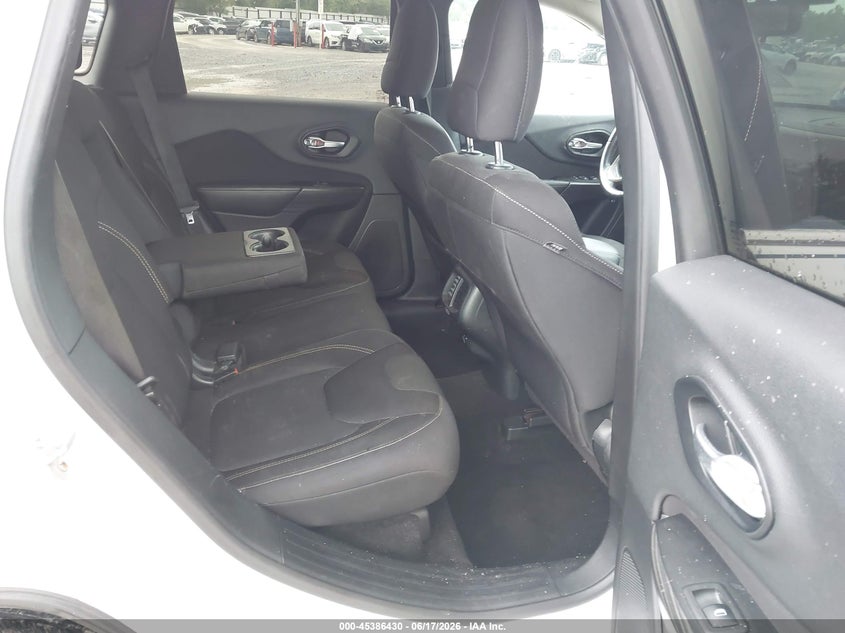 2015 Jeep Cherokee Latitude VIN: 1C4PJLCB4FW578697 Lot: 45386430