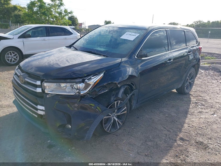 2018 TOYOTA HIGHLANDER auction photo 2
