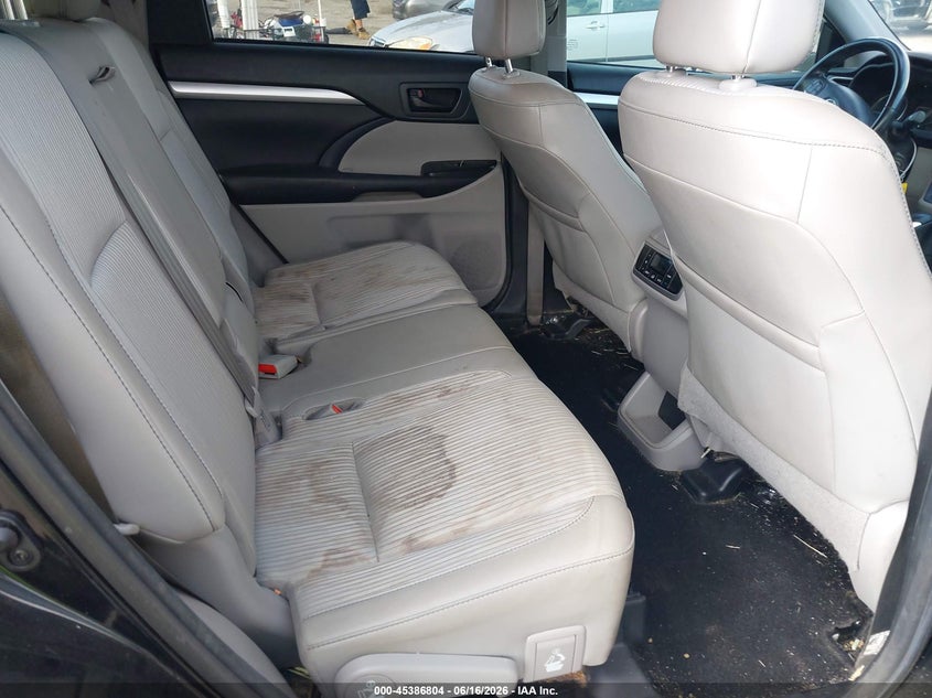 2018 TOYOTA HIGHLANDER auction photo 8