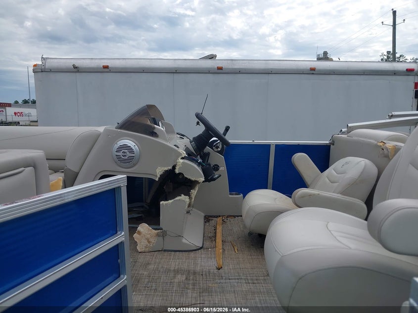 2021 CYPRESS CAY PONTOON auction photo 5