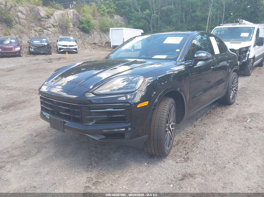 2025 PORSCHE CAYENNE COUPE auction photo 2