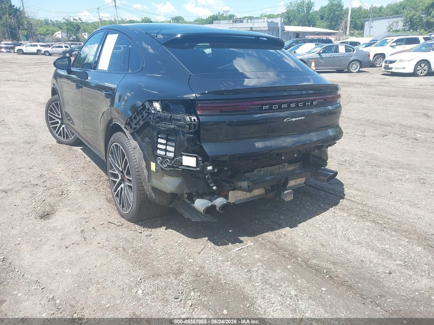 2025 PORSCHE CAYENNE COUPE auction photo 6