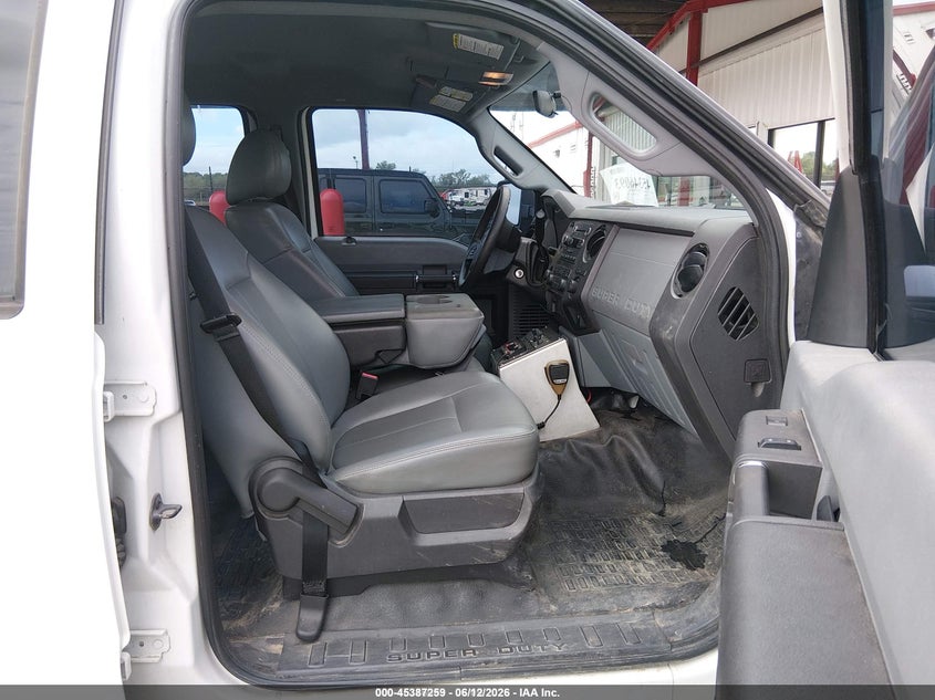 2012 FORD SUPER DUTY F-450 DRW auction photo 5