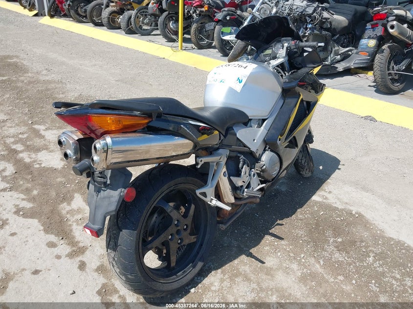 HONDA VFR800 2003