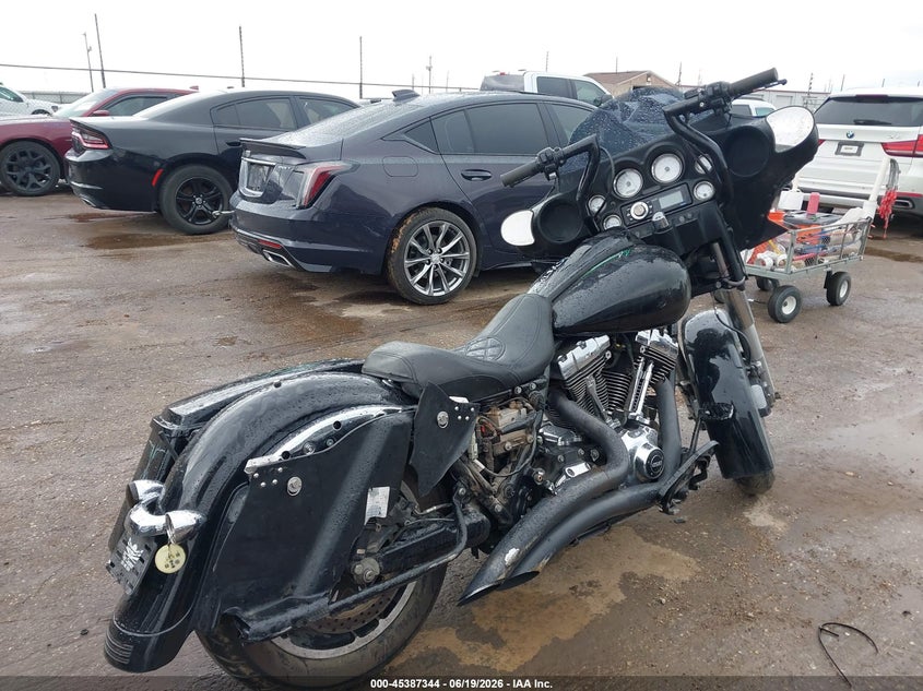 2012 HARLEY-DAVIDSON FLHX auction photo 4