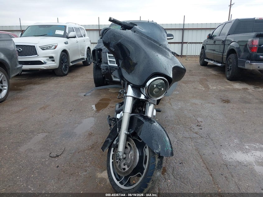 2012 HARLEY-DAVIDSON FLHX auction photo 5