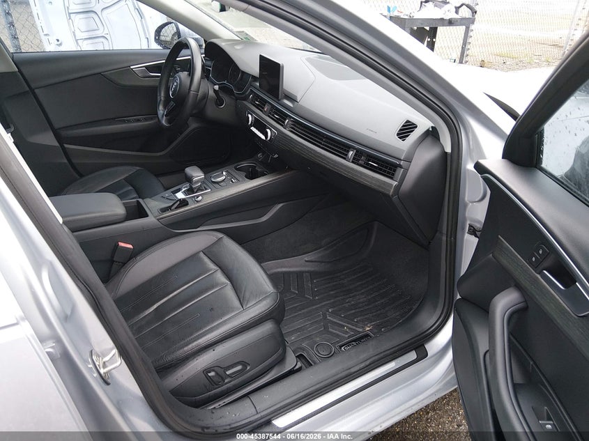 2017 AUDI A4 auction photo 5