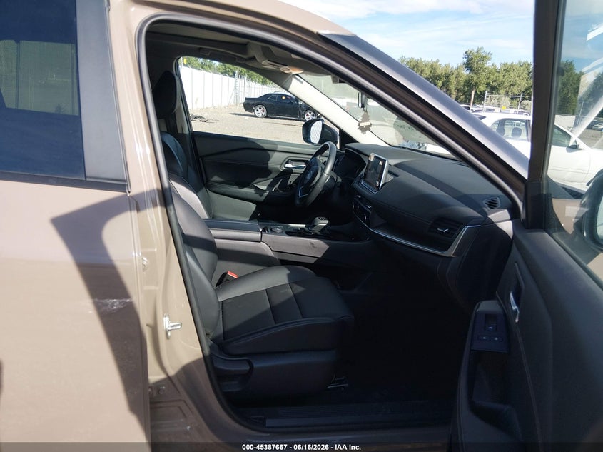 2024 NISSAN ROGUE auction photo 5