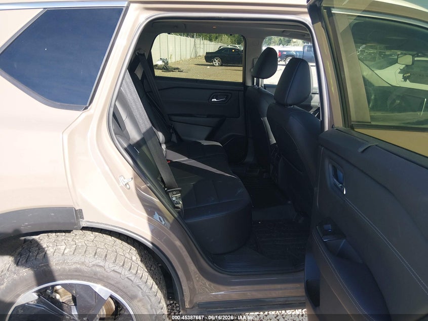 2024 NISSAN ROGUE auction photo 8