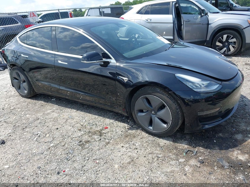 TESLA MODEL 3 - zdjęcie 1