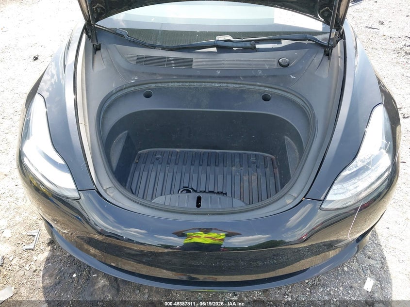 TESLA MODEL 3 - zdjęcie 10