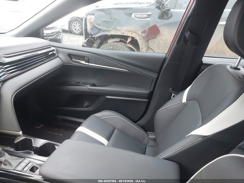 2025 TOYOTA CAMRY auction photo 5