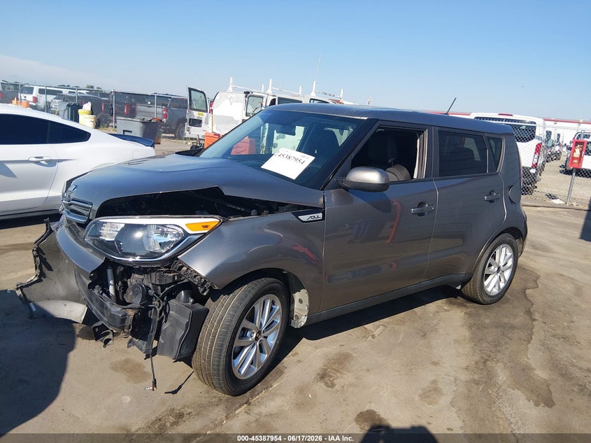 2018 KIA SOUL auction photo 2