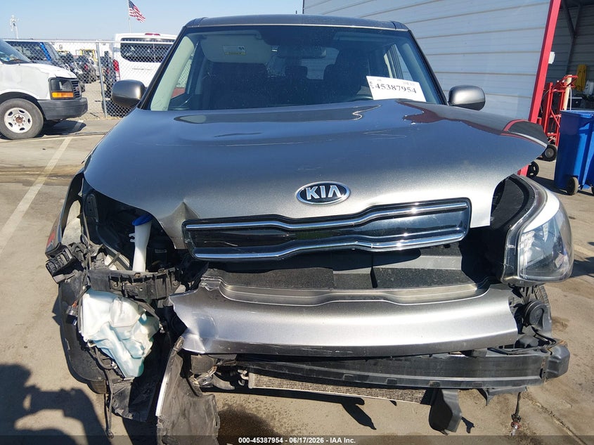 2018 KIA SOUL auction photo 6