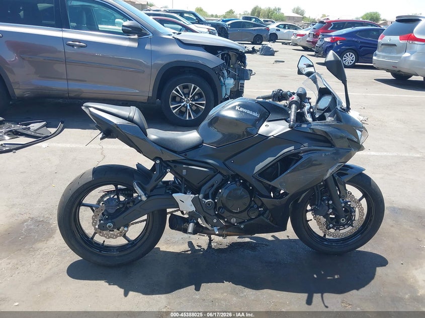 2026 Kawasaki Ex650 R VIN: ML5EXER17TDAH2667 Lot: 45388025