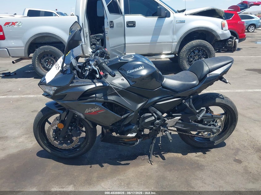 2026 Kawasaki Ex650 R VIN: ML5EXER17TDAH2667 Lot: 45388025