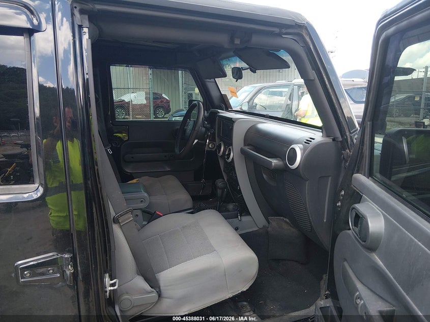 2009 JEEP WRANGLER UNLIMITED auction photo 5