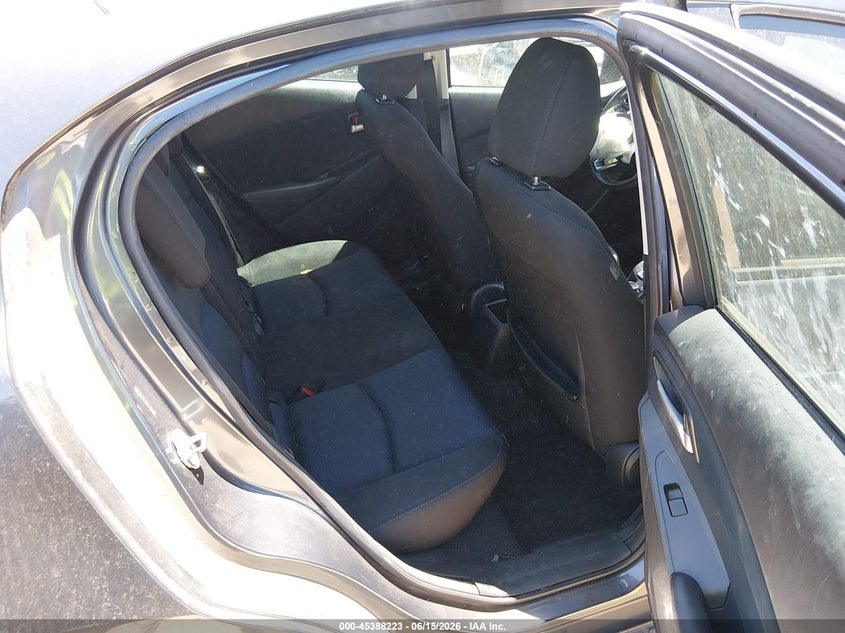 VIN 3MYDLBYVXKY520155 2019 TOYOTA YARIS LE
