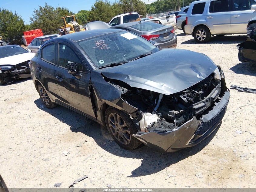 2019 TOYOTA YARIS auction photo 1