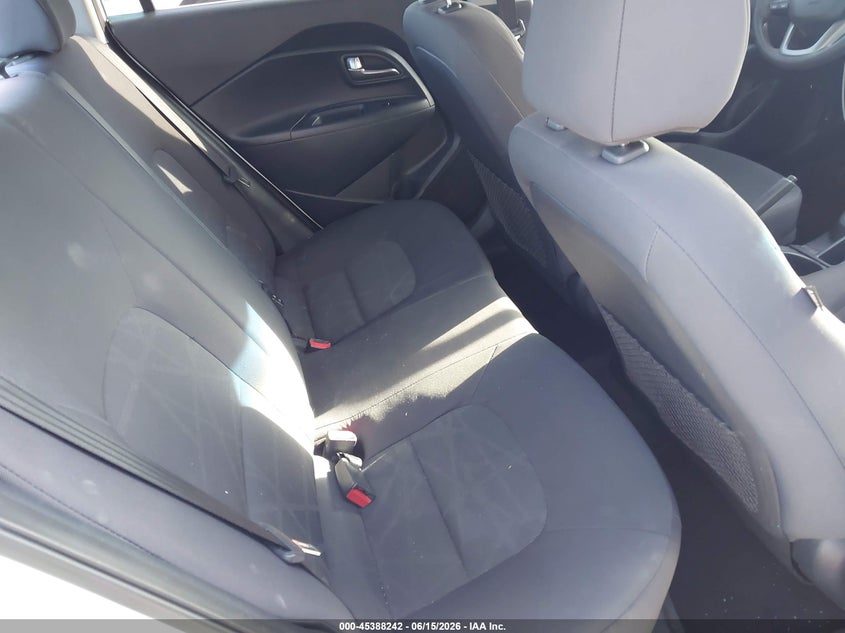 2015 KIA RIO SEDAN 1.6L I-4 DI, DOHC, VVT, 138HP