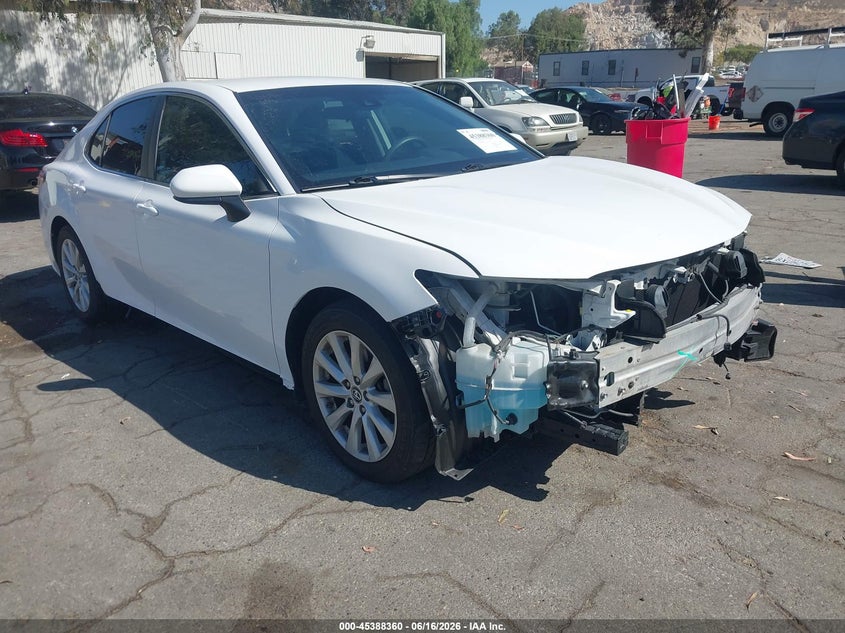 TOYOTA CAMRY LE 2019